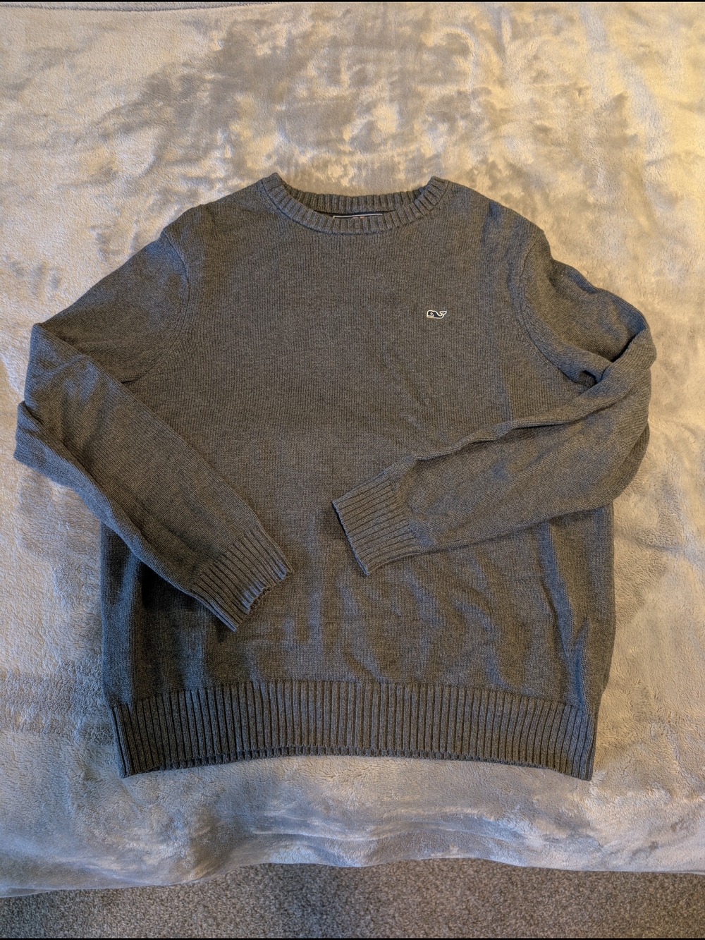 Vineyard Vines Men's Gray Crewneck Sweater with Whale Logo